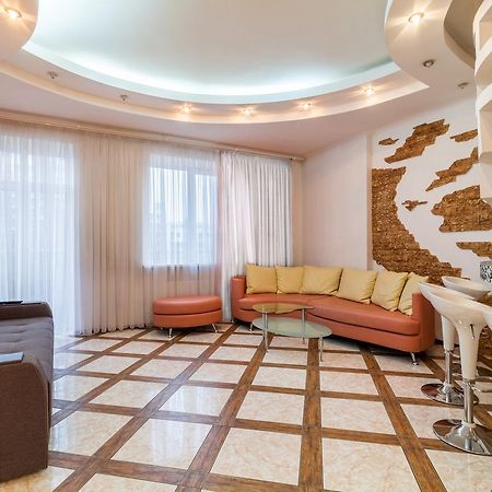 Lux Near Most City With Panoramic Windows دنيبروبيتروفسك المظهر الخارجي الصورة